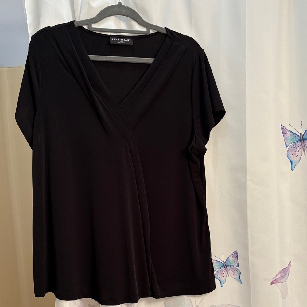 Lane Bryant Black size 18  V-Neck Short Sleeve Top